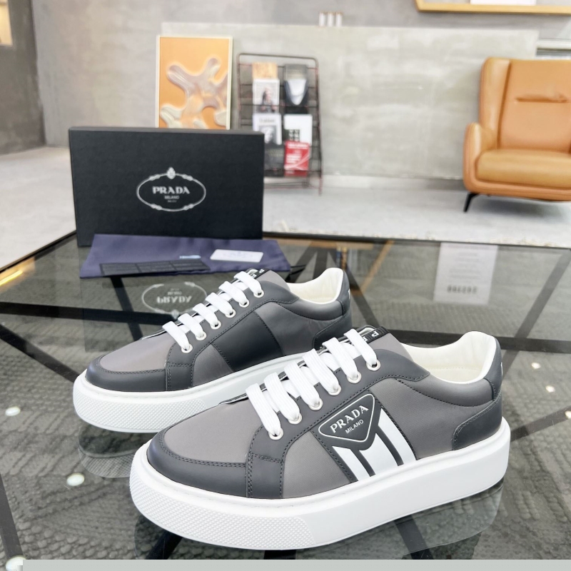 Pra*a casual shoes